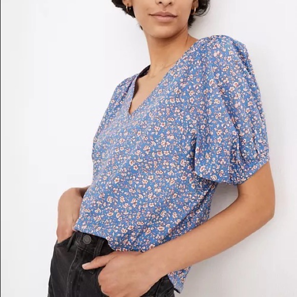 Madewell Tops - Madewell V-Neck Puff-Sleeve Top in Summer Vines medium floral